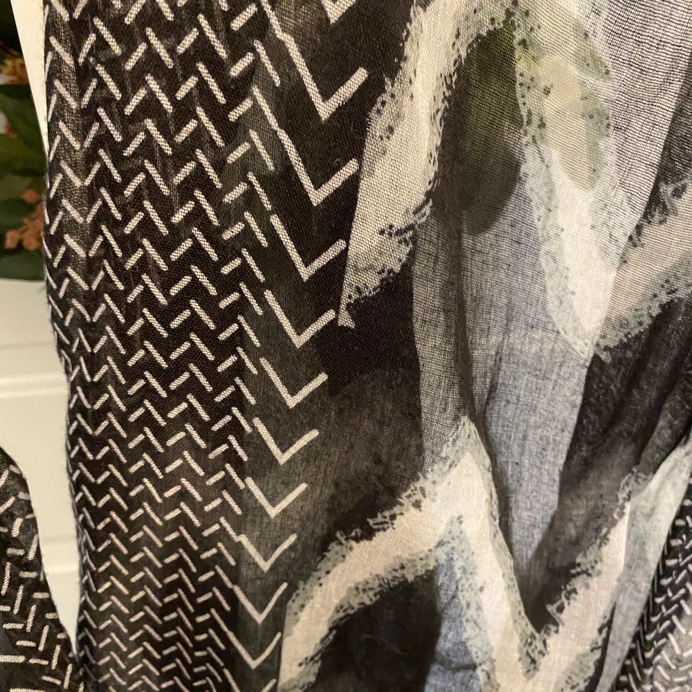 Pretty Lightweight Chevron Patterned Infinity Scarf OS - Picture 3 of 6